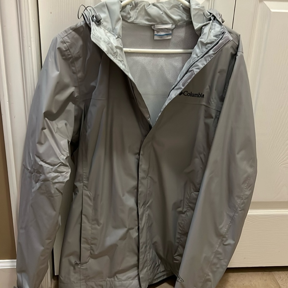 Light gray woman’s rain coat